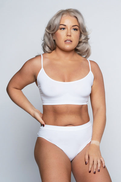 Seamless Bralette in White. Comfort and style
