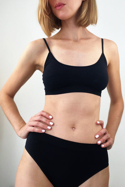 Seamless Bralette in Black. Comfort and style