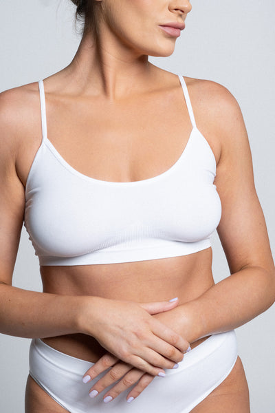Seamless Bralette in White. Comfort and style