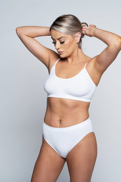 Seamless Bralette in White. Comfort and style
